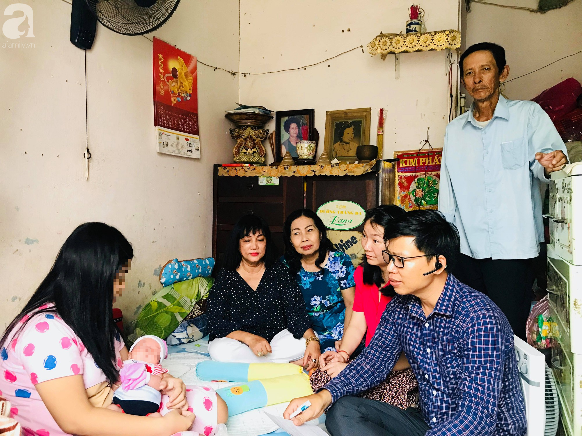 Vụ bé gái 14 tuổi bị mẹ bỏ, một mình chăm con trai nửa tháng tuổi: Kẻ xâm hại bé vừa lấy vợ, đang bị công an truy nã - Ảnh 1. Vụ bé gái 14 tuổi bị mẹ bỏ, một mình chăm con trai nửa tháng tuổi: Kẻ xâm hại bé vừa lấy vợ, đang bị công an truy nã - Ảnh 1.