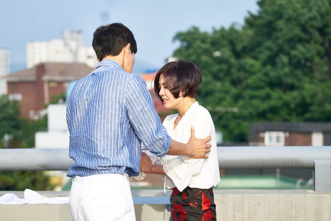 Phim của Lee Sung Kyung - Lee Sang Yoon kết thúc đẹp như mơ nhưng thiếu thuyết phục - Ảnh 1.