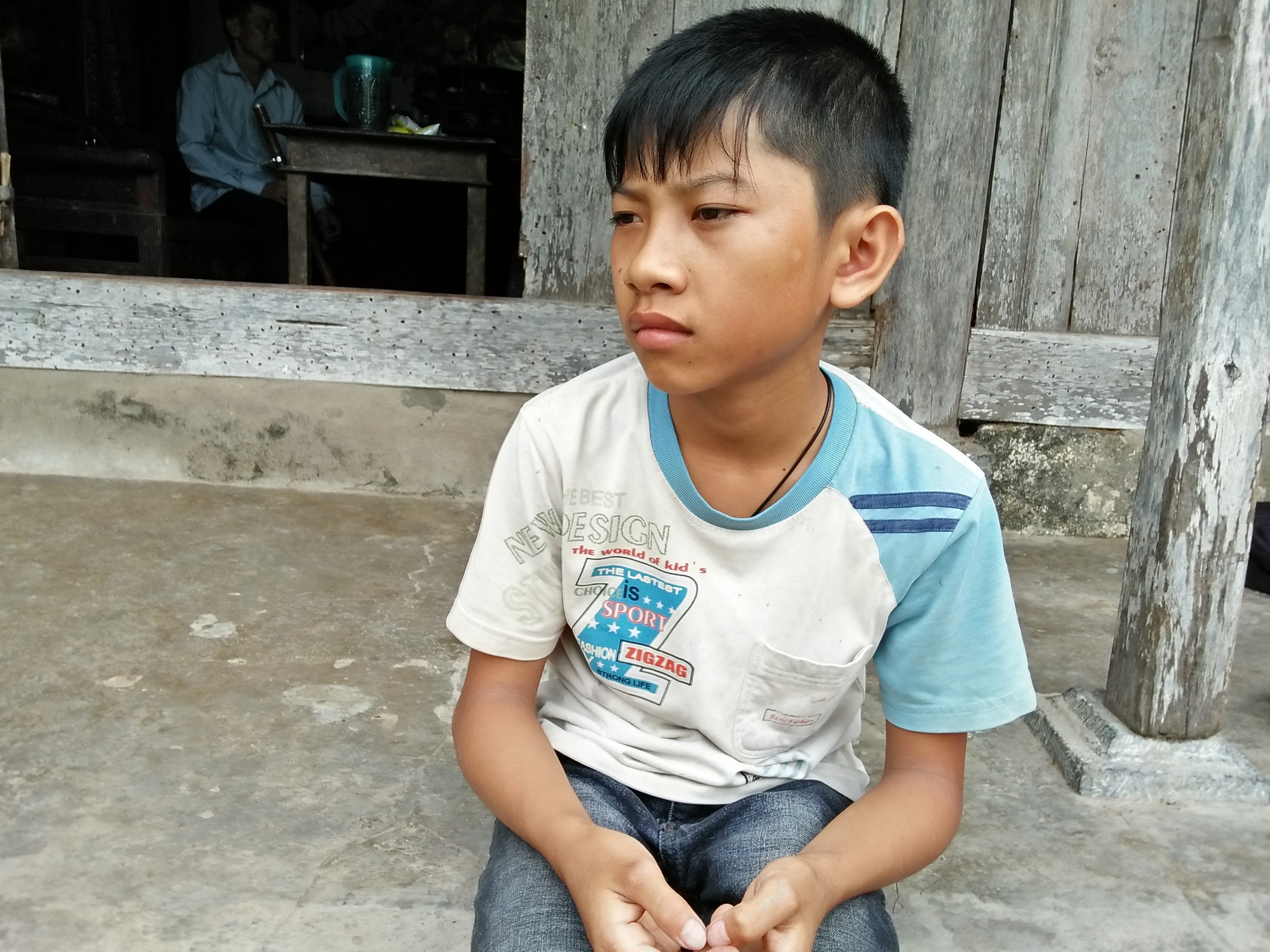 Cuộc sống sau ngày cha mẹ ly hôn của hai đứa trẻ bất hạnh, sống dựa vào bà nội già yếu - Ảnh 3. Cuộc sống sau ngày cha mẹ ly hôn của hai đứa trẻ bất hạnh, sống dựa vào bà nội già yếu - Ảnh 3.