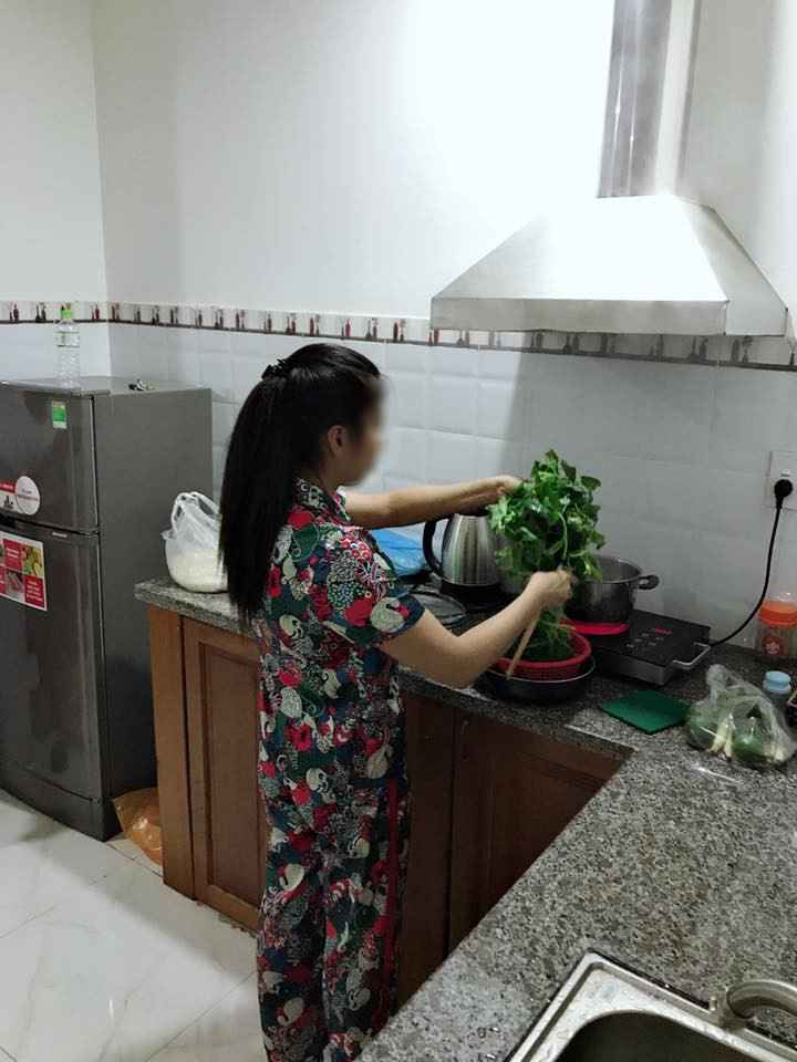 Đi du lịch Đà Nẵng, mẹ trẻ vẫn đều đặn 6h dậy đi chợ nấu cơm khiến chị em tranh cãi kịch liệt - Ảnh 3.