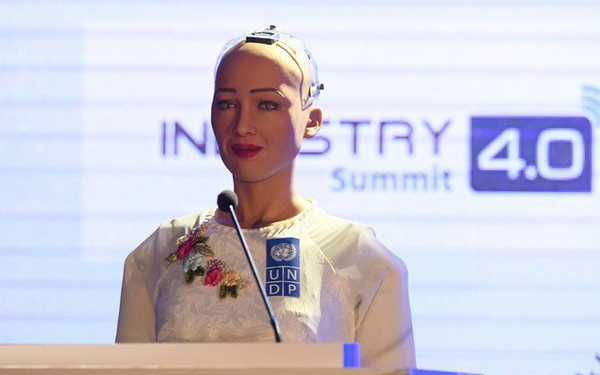 Sophia - Công dân robot đầu tiên trên thế giới nói gì khi lần đầu đến Việt Nam? - Ảnh 1.