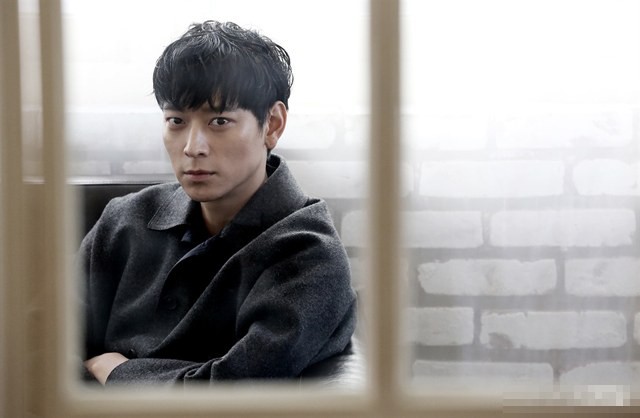 Kang Dong Won: Cực phẩm mỹ nam và nghi án thương thầm trộm nhớ Song Hye Kyo nhưng phải rút lui vì Song Joong Ki xuất hiện - Ảnh 2.