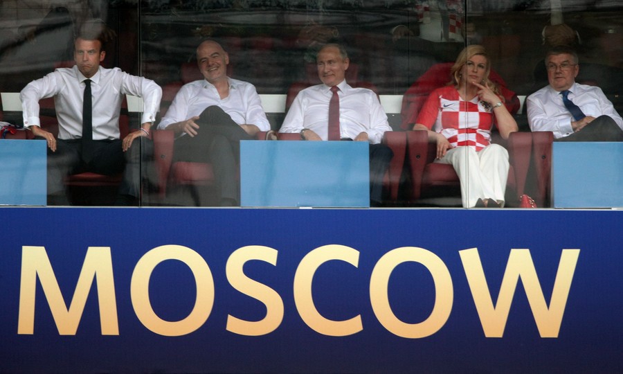 Những khoảnh khắc hài hước không thể nào quên của các vị nguyên thủ quốc gia trong trận Chung kết World Cup 2018 - Ảnh 5.