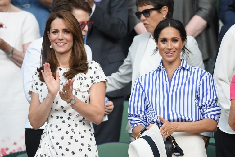 Trang phục của Meghan Markle tại Wimbledon 2018 hóa ra lại là ẩn ý lãng mạn giữa cô và Hoàng tử Harry - Ảnh 1.