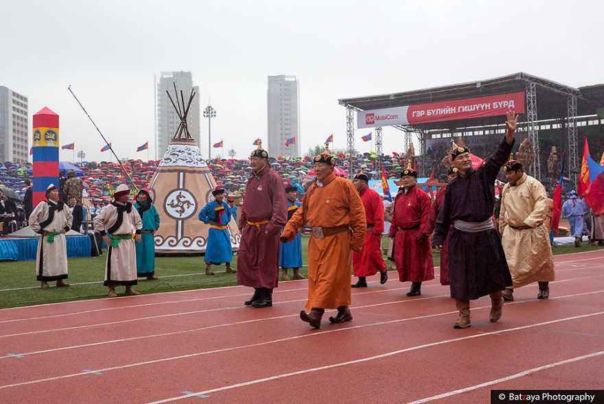 Chùm ảnh tuyệt đẹp về lễ hội Naadam đầy màu sắc của người dân Mông Cổ - Ảnh 15.