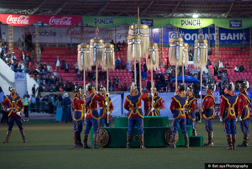 Chùm ảnh tuyệt đẹp về lễ hội Naadam đầy màu sắc của người dân Mông Cổ - Ảnh 25.