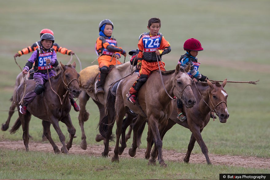 Chùm ảnh tuyệt đẹp về lễ hội Naadam đầy màu sắc của người dân Mông Cổ - Ảnh 10.