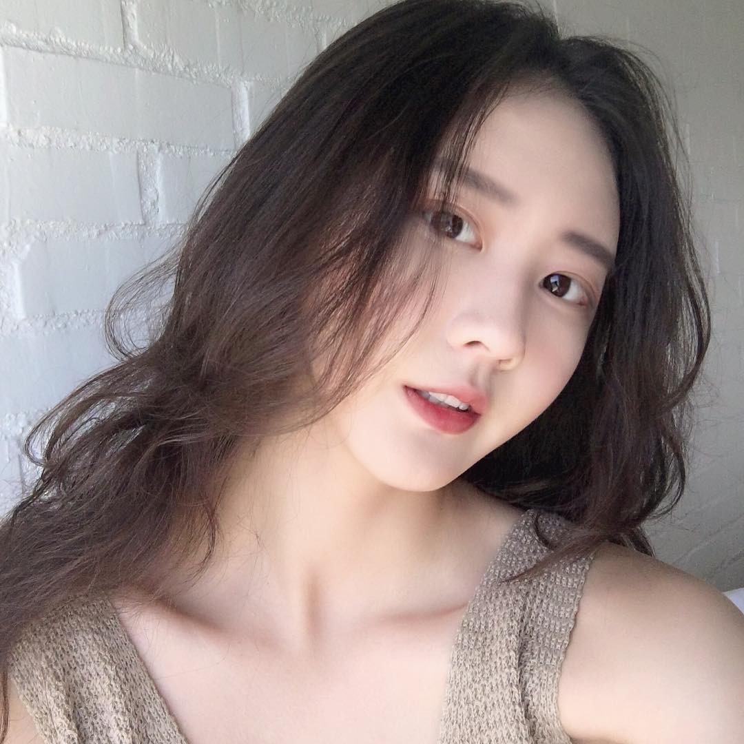 Để tóc mọc nhanh, dày mượt chỉ sau vài tuần thì bạn đừng bỏ qua 8 mẹo nhỏ này - Ảnh 2. Để tóc mọc nhanh, dày mượt chỉ sau vài tuần thì bạn đừng bỏ qua 8 mẹo nhỏ này - Ảnh 2.