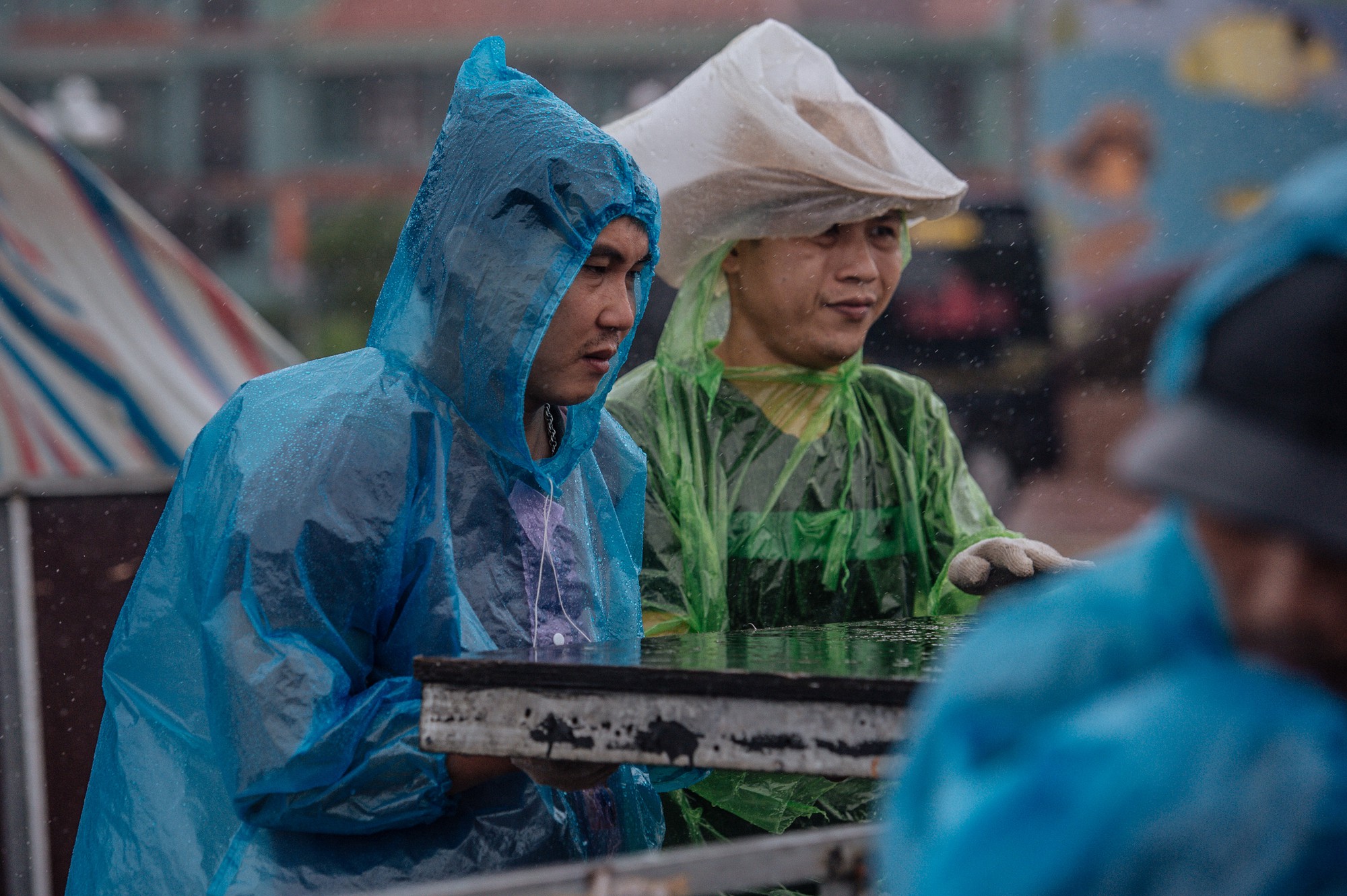 Sân khấu ngoài trời Hoa Hậu Việt Nam 2018 có nguy cơ bị hủy vì mưa bão - Ảnh 4.