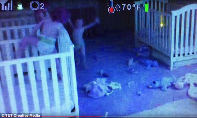 Mẹ vắng nhà, bố phát hiện 3 cô con gái đã thực hiện phi vụ táo bạo này lúc nửa đêm - Ảnh 3. Mẹ vắng nhà, bố phát hiện 3 cô con gái đã thực hiện phi vụ táo bạo này lúc nửa đêm - Ảnh 3.