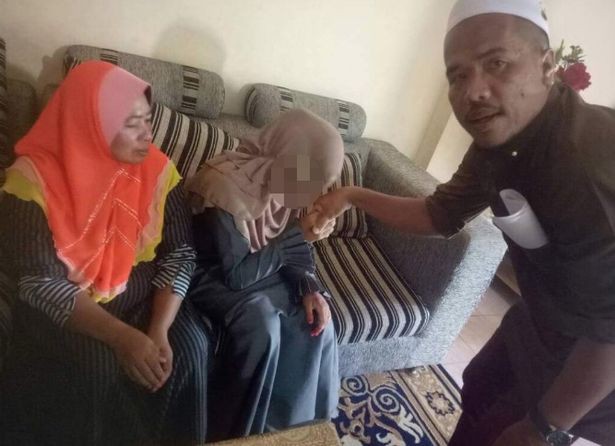 Malaysia: Vợ đăng ảnh chồng 41 tuổi cưới bé gái 11 tuổi gây xôn xao dư luận - Ảnh 1.