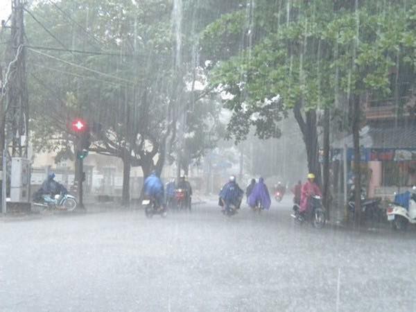 Nắng nóng không chịu nổi, cư dân mạng thi nhau đăng ảnh trời mưa để cầu được ước thấy - Ảnh 1.