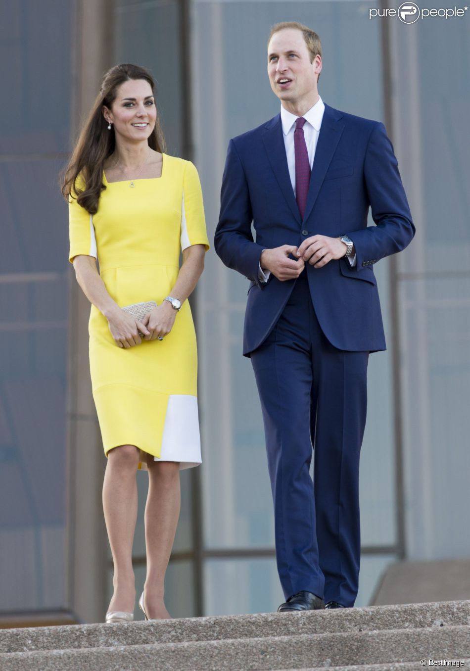Mặc đẹp là thế, ai ngờ mẫu váy vàng rực rỡ này của Công nương Kate lại từng bị Hoàng tử William ví như 1 quả chuối - Ảnh 3.