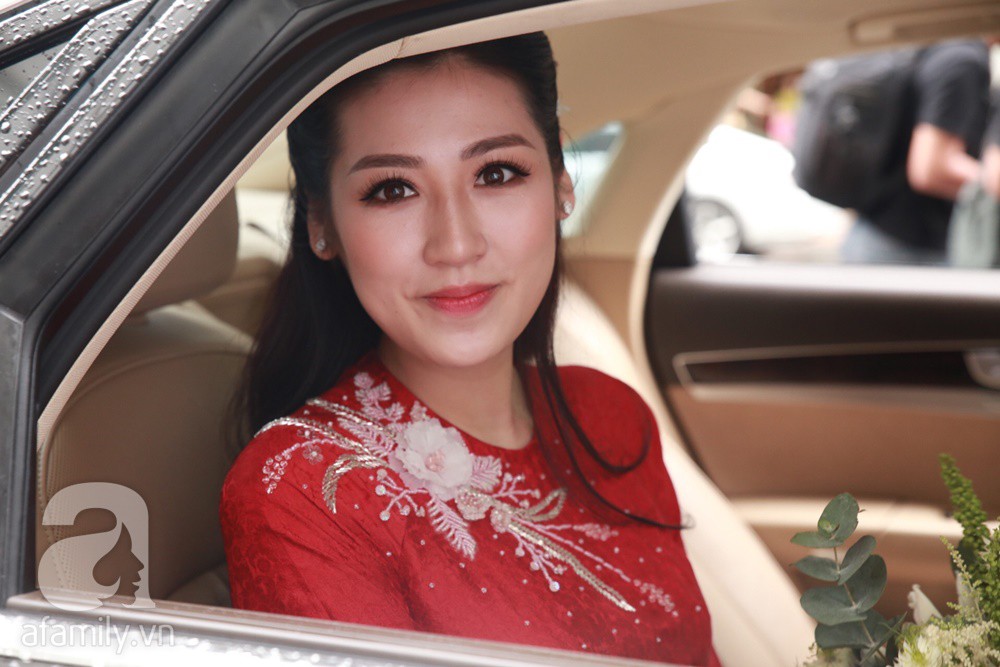 Lễ đón dâu của Á hậu Tú Anh diễn ra gọn gàng, chóng vánh - Ảnh 10.