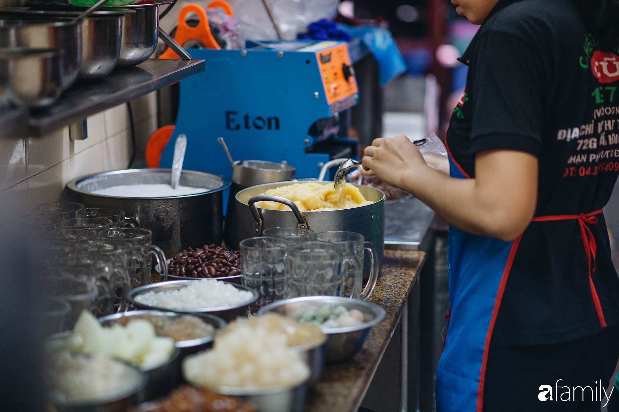 Bán món bình dân, nhưng giá cả của 5 quán ăn Hà Nội này sẽ khiến nhiều người bất ngờ khi lần đầu ghé đến - Ảnh 7.