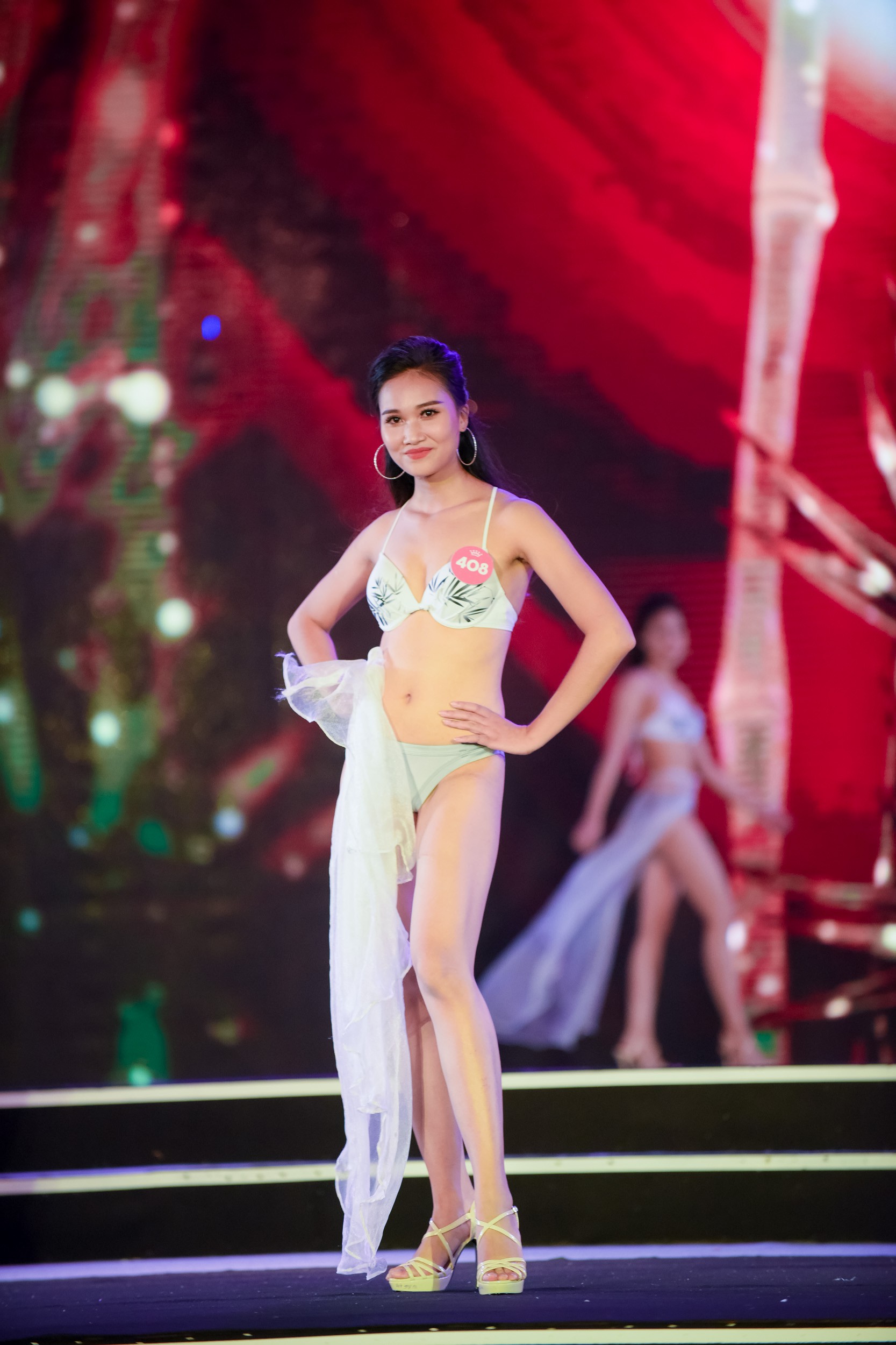 Vượt mưa bão, dàn người đẹp HHVN 2018 trình diễn bikini nóng bỏng mắt trong Chung khảo phía Bắc - Ảnh 22.