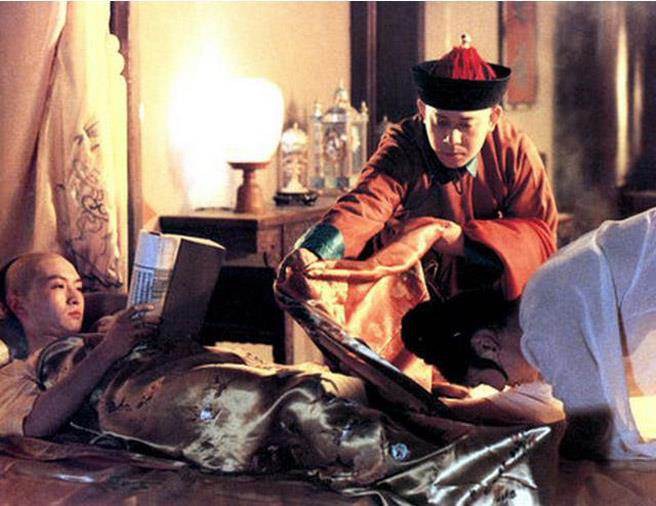 Bi hài chuyện giường chiếu của hoàng đế Trung Hoa: Muốn chọn ai phải được hoàng hậu đồng ý, lúc hành sự có thái giám đứng gần theo dõi - Ảnh 3. Bi hài chuyện giường chiếu của hoàng đế Trung Hoa: Muốn chọn ai phải được hoàng hậu đồng ý, lúc hành sự có thái giám đứng gần theo dõi - Ảnh 3.