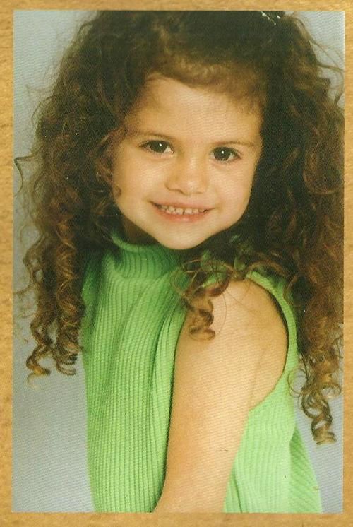 Selena Gomez đã tròn 26 tuổi và đây là loạt ảnh chứng minh nhan sắc cô từ bé đến lớn vẫn như một thiên thần! - Ảnh 4.