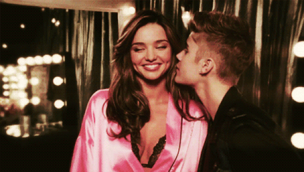 Bà mẹ bỉm sữa Miranda Kerr chúc mừng sinh nhật Selena Gomez, phủ nhận tin đồn bất hòa trong quá khứ - Ảnh 2. Bà mẹ bỉm sữa Miranda Kerr chúc mừng sinh nhật Selena Gomez, phủ nhận tin đồn bất hòa trong quá khứ - Ảnh 2.