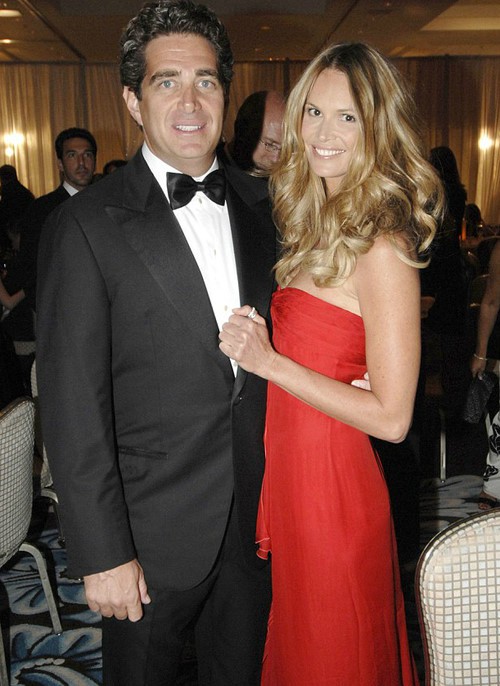Thói quen kỳ lạ và cách giữ dáng đẹp của siêu mẫu Elle MacPherson, 54 tuổi vẫn quyết không chịu già - Ảnh 2. Thói quen kỳ lạ và cách giữ dáng đẹp của siêu mẫu Elle MacPherson, 54 tuổi vẫn quyết không chịu già - Ảnh 2.