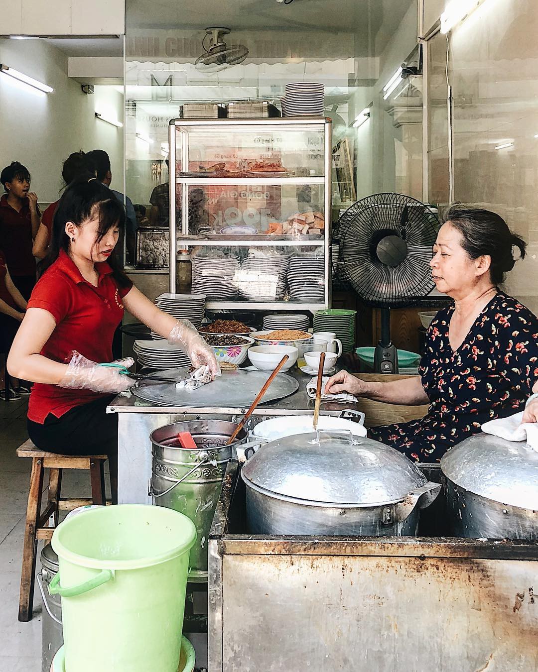 Bán món bình dân, nhưng giá cả của 5 quán ăn Hà Nội này sẽ khiến nhiều người bất ngờ khi lần đầu ghé đến - Ảnh 9.