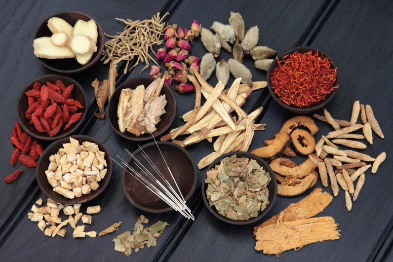 Tự ý đắp thuốc nam chữa bệnh kiểu này, chuyên gia cảnh báo cẩn thận kẻo hại thân! - Ảnh 4. Tự ý đắp thuốc nam chữa bệnh kiểu này, chuyên gia cảnh báo cẩn thận kẻo hại thân! - Ảnh 4.