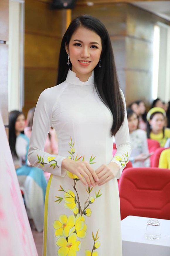 Lý do gì khiến biên tập viên VTV - thí sinh nổi bật tại Hoa hậu Việt Nam bỏ thi Người đẹp nhân ái? - Ảnh 1.