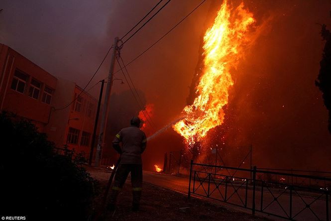 Cháy rừng ở Hy Lạp: 90 người thương vong, cảnh tượng như ngày tận thế  Thế giới - Ảnh 12.