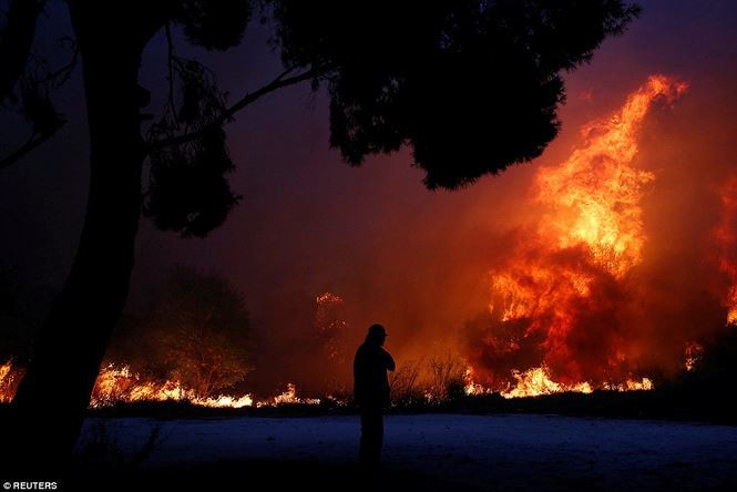 Cháy rừng ở Hy Lạp: 90 người thương vong, cảnh tượng như ngày tận thế  Thế giới - Ảnh 13.