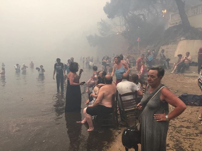 Cháy rừng ở Hy Lạp: 90 người thương vong, cảnh tượng như ngày tận thế  Thế giới - Ảnh 3.