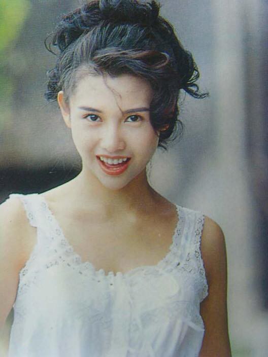 Thời thế đổi thay, nhưng vẻ đẹp của các ngọc nữ điện ảnh Hong Kong thập niên 80 - 90 vẫn xứng danh tường thành nhan sắc - Ảnh 10.