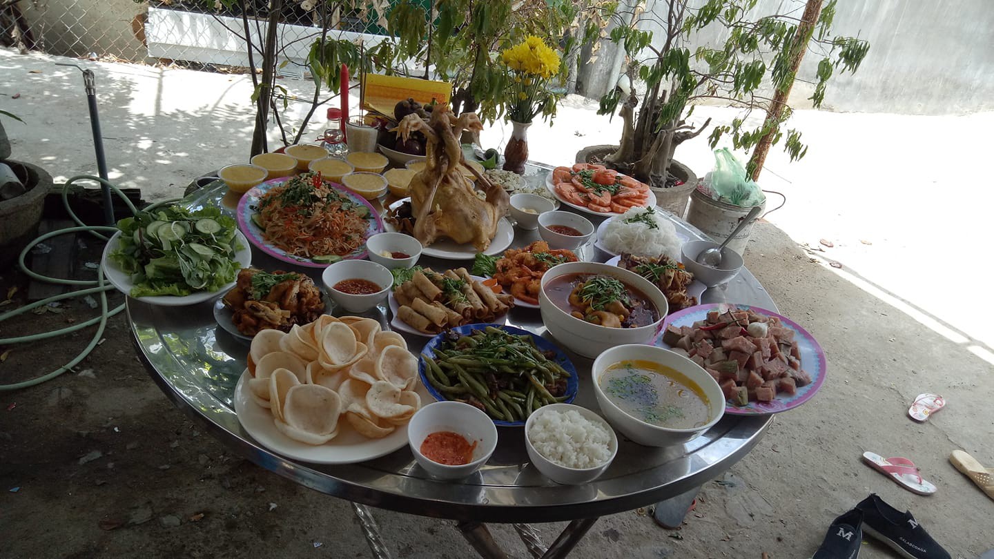 Làm mâm cơm cúng hết 1 triệu, dâu trẻ bị mẹ chồng mắng chỉ biết phá tiền, hội chị em lại khen ngợi hết lời - Ảnh 2. Làm mâm cơm cúng hết 1 triệu, dâu trẻ bị mẹ chồng mắng chỉ biết phá tiền, hội chị em lại khen ngợi hết lời - Ảnh 2.
