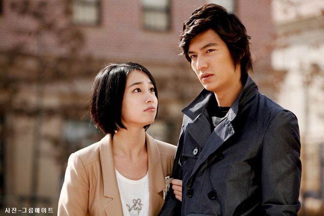Lee Min Jung: Cô vợ giàu đức hy sinh của Lee Byung Hun, vì con mà phải nhắm mắt làm ngơ và tha thứ cho người chồng ngoại tình - Ảnh 2.