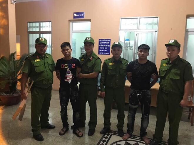 Hà Nội: 50 đối tượng mang theo hung khí manh động khiến công an phải nổ súng cảnh cáo - Ảnh 1. Hà Nội: 50 đối tượng mang theo hung khí manh động khiến công an phải nổ súng cảnh cáo - Ảnh 1.
