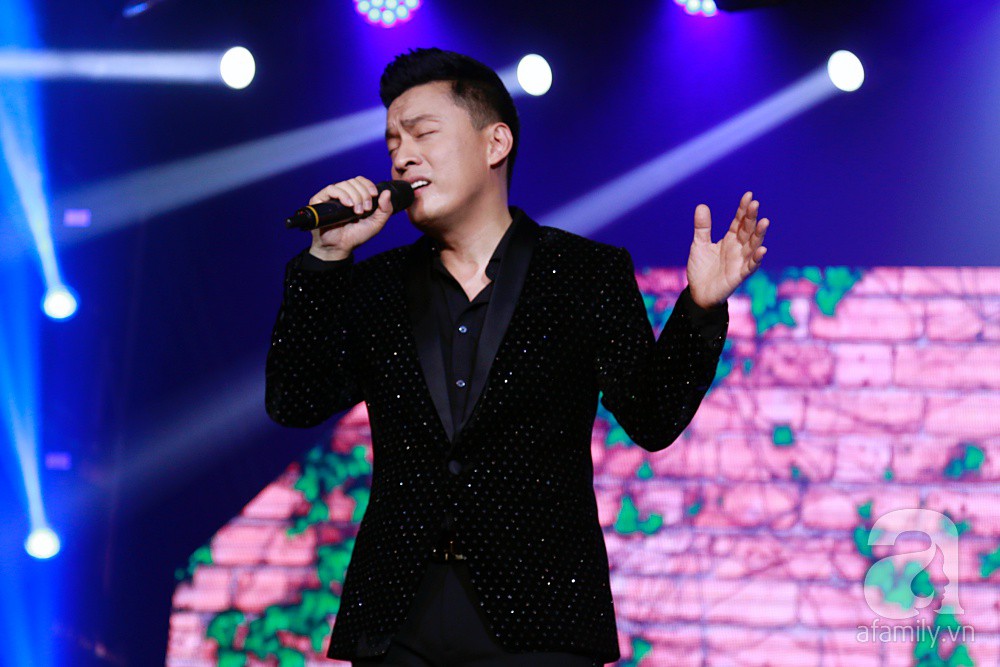 Noo Phước Thịnh - Lam Trường ôm nhau thắm thiết, gây xúc động với màn song ca 2 thế hệ - Ảnh 2. Noo Phước Thịnh - Lam Trường ôm nhau thắm thiết, gây xúc động với màn song ca 2 thế hệ - Ảnh 2.