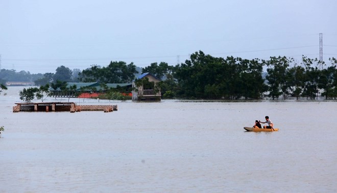 Mưa lớn kéo dài đến đầu tháng Tám, nguy cơ lũ quét và sạt lở đất - Ảnh 1.