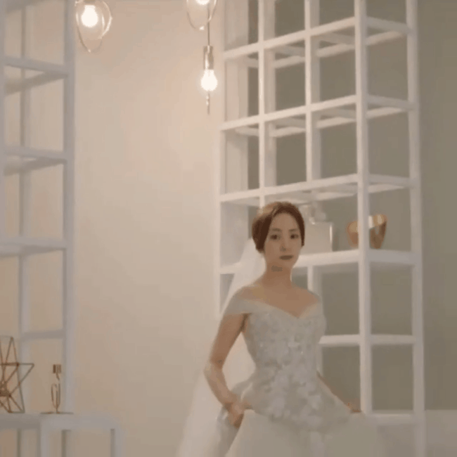 Trở thành cô dâu, thư ký Kim lại tiếp tục khiến fan say lòng vì diện váy cưới và trang điểm quá đỗi xinh đẹp  - Ảnh 4.