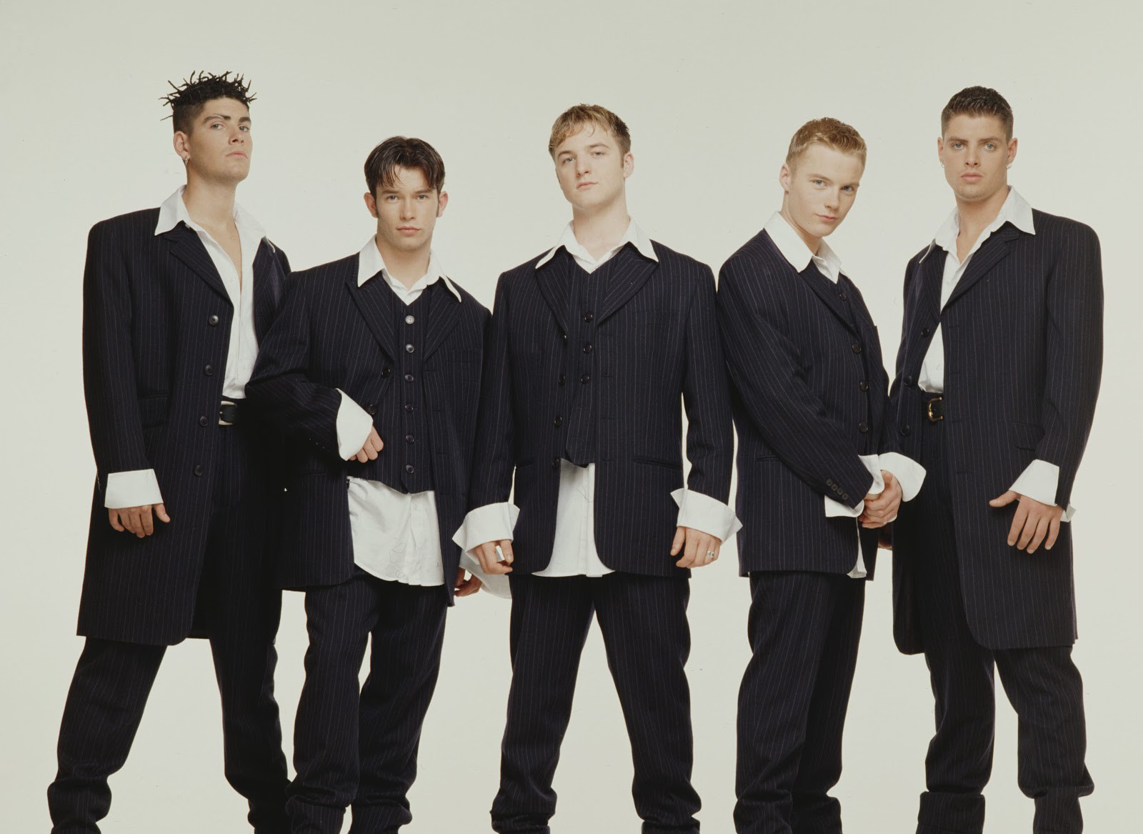 Huyền thoại Boyzone của 25 năm sau: Người đột ngột ra đi ở tuổi 33, người làm ông bố cần mẫn hết mình vì con gái bị tự kỷ - Ảnh 1.