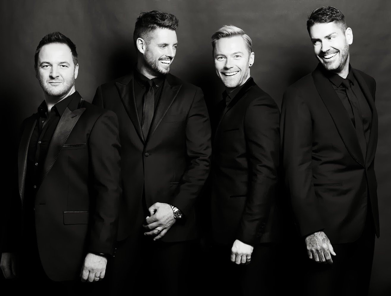 Huyền thoại Boyzone của 25 năm sau: Người đột ngột ra đi ở tuổi 33, người làm ông bố cần mẫn hết mình vì con gái bị tự kỷ - Ảnh 3.