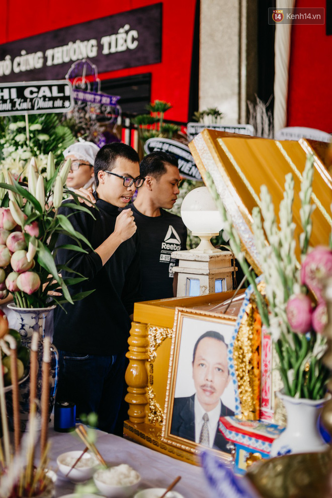 Nghẹn ngào giây phút con trai lớn của NSƯT Thanh Hoàng từ Mỹ về nhìn cha lần cuối trước giờ tiễn biệt - Ảnh 4.