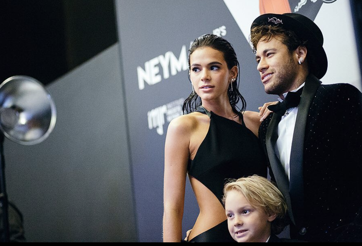 Điều ít biết về chuyện tình yêu 4 lần tan hợp của danh thủ Neymar và bạn gái được mệnh danh mỹ nhân quyến rũ nhất nhất hành tinh - Ảnh 4.