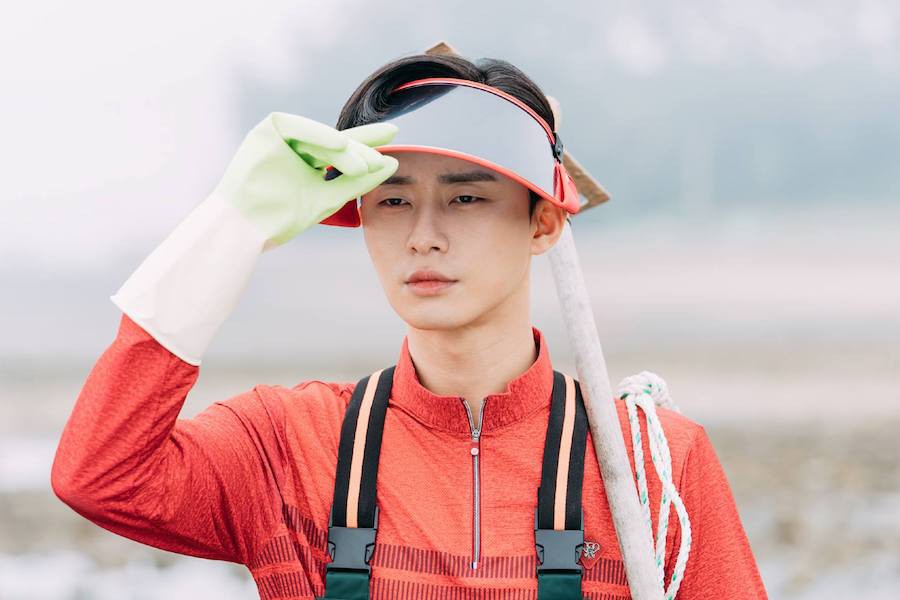 Ngạc nhiên khi Park Seo Joon diện đồ nông dân vẫn đẹp trai, khí chất ngời ngời - Ảnh 1.