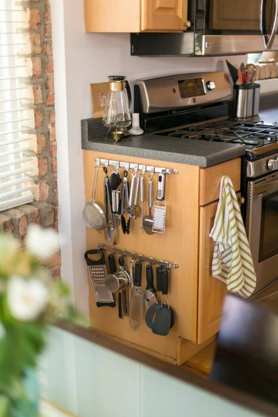 Muốn tủ bếp lúc nào cũng gọn gàng, ngăn nắp hãy tham khảo ngay những thiết kế lưu trữ đồ dùng làm bếp này - Ảnh 12.