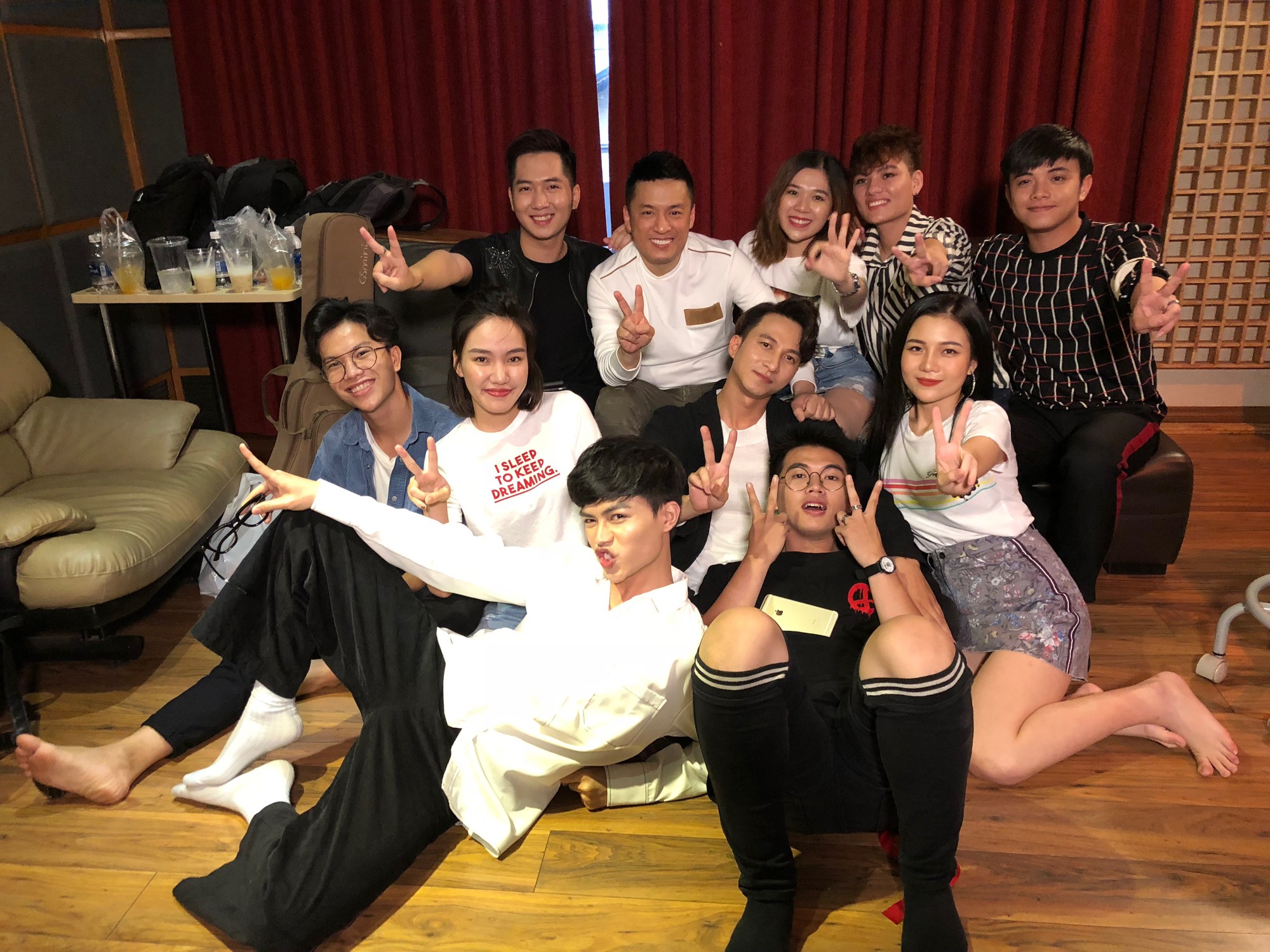 Lam Trường bất ngờ tung MV chung với 10 thành viên team The Voice 2018 - Ảnh 4.