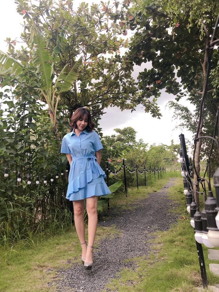 Nhìn xa tưởng bình thường, nhưng nhìn gần mới thấy được độ táo bạo của chiếc quần mà Angela Phương Trinh mặc - Ảnh 22. Nhìn xa tưởng bình thường, nhưng nhìn gần mới thấy được độ táo bạo của chiếc quần mà Angela Phương Trinh mặc - Ảnh 22.