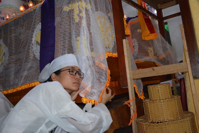 Vụ tai nạn 13 người chết: Cuộc điện thoại lúc rạng sáng báo tin 4 chị em giờ đã mồ côi - Ảnh 1. Vụ tai nạn 13 người chết: Cuộc điện thoại lúc rạng sáng báo tin 4 chị em giờ đã mồ côi - Ảnh 1.