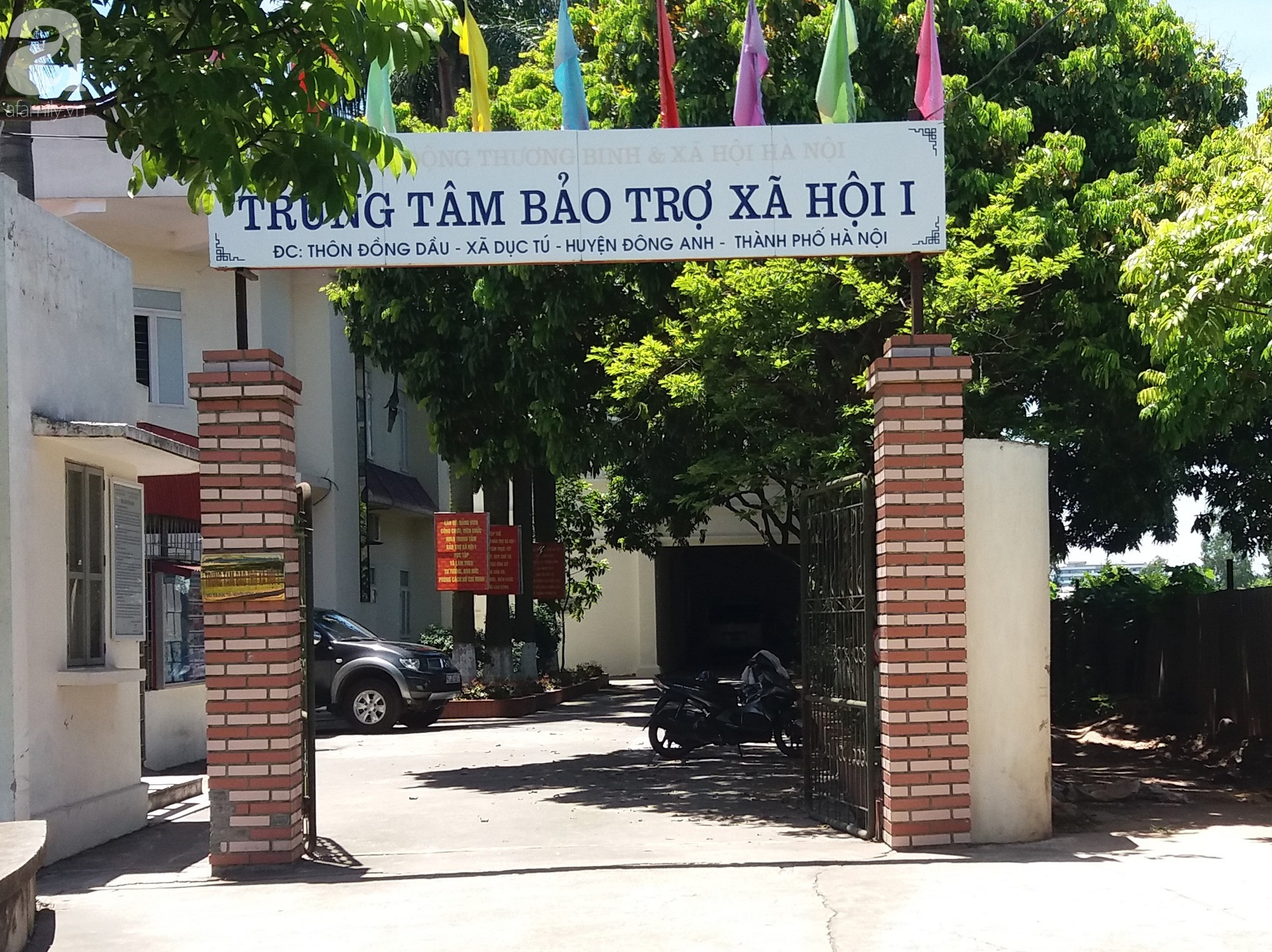 Trung tâm bảo trợ xã hội Hà Nội đang làm thủ tục với phía cơ quan chức năng tỉnh Hải Dương để bàn giao mẹ con Bella về quê - Ảnh 5.