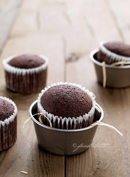 Mách bạn cách làm bánh cupcake chocolate bất bại không cần lò nướng - Ảnh 5.