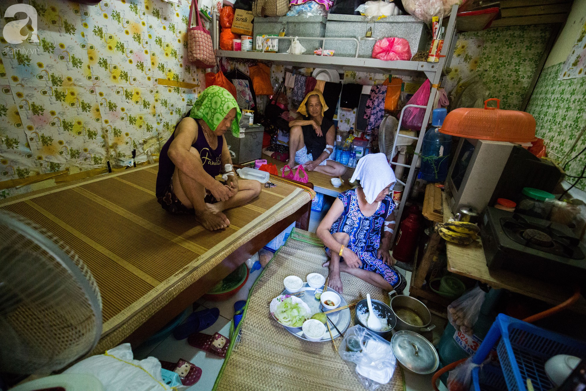 Người dân xóm chạy thận ở Hà Nội: Ngày vật vã, đêm không ngủ nổi với cái nóng 40 độ C - Ảnh 3.