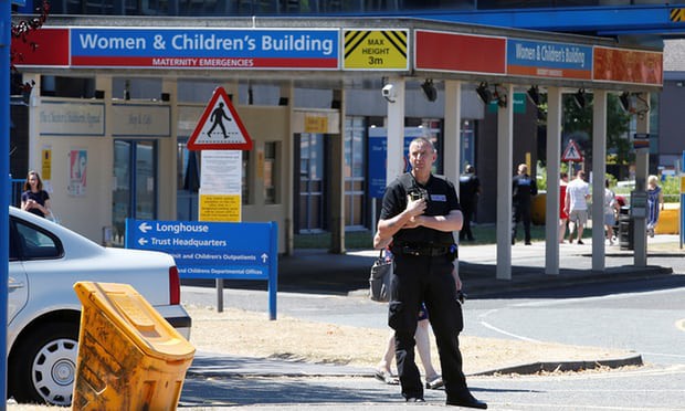 Nữ y tá bị cáo buộc giết hại 8 trẻ sơ sinh gây chấn động nước Anh - Ảnh 1.